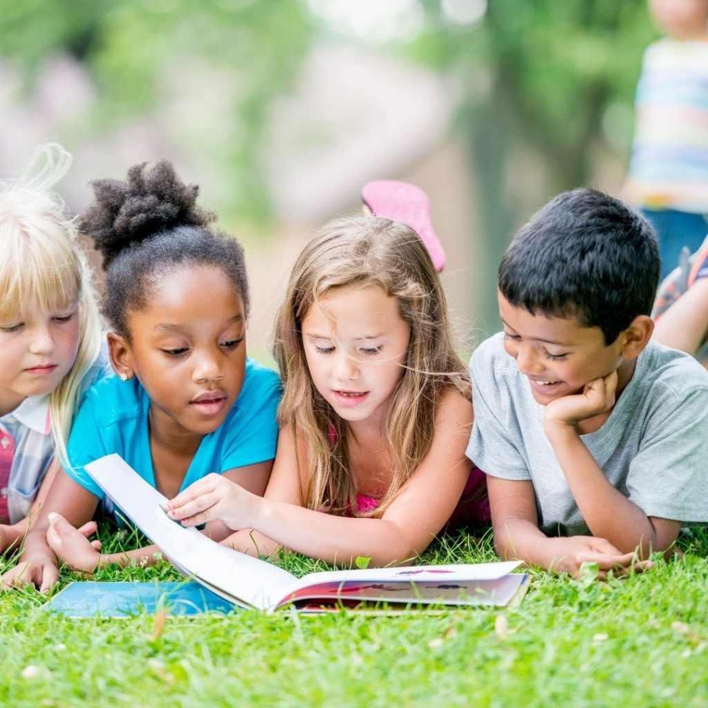 kids reading picture 